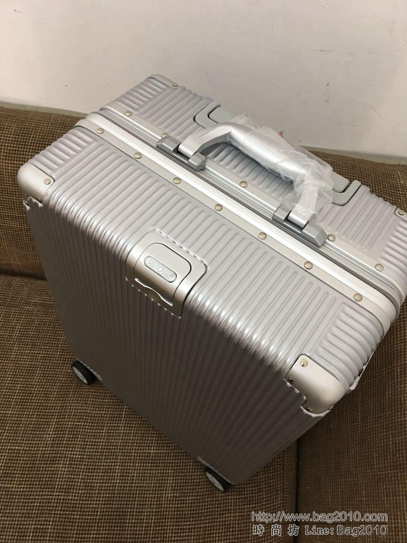 RIMOWA日默瓦 拉箱/拉杆箱 pc+鋁鎂合金 經典classic系列 明星同款 8025 限量20寸登機箱  xbt1144